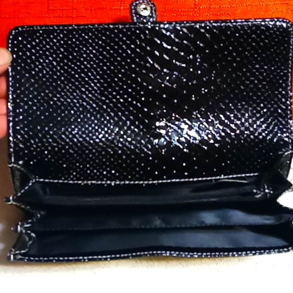 Guess wallet. Includes matching billfold. Grey and black. - Picture 3 of 5